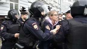 Russische Polizei nimmt fast 700 Demonstranten fest