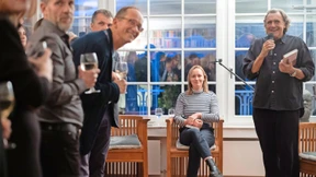 Darauf ein Gläschen Weißwein: Auf den Messepartys