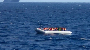 De Maiziere für Asylzentren in Afrika