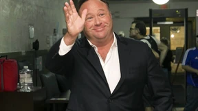 Twitter sperrt persönlichen Account von Alex Jones