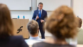 „Ich weiß, dass es keine Gelddruckmaschine gibt“