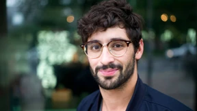 Kurze Pause nach dem Tic