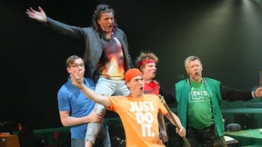 Venus spielt mit Sondermüll 