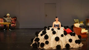 Vom Reifrock verschluckt