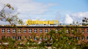 Weniger Geld für Dax-Chefs