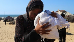 Lkw bringen dringend benötigte Hilfe für Gaza