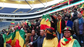 Rot-gelb-grüne Freudentränen für Doktor Abiy