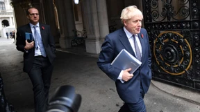 Wie Johnson versucht, dem Affärensumpf zu entkommen