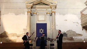 Auch ein Gottesnarr kann nicht übers Wasser gehen