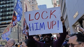 Stimmen Sie für das Gesetz oder für einen verurteilten Verbrecher?