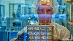 Mercks größte Übernahme muss noch warten