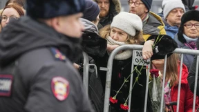 Hunderte Russen nehmen Abschied von Nawalnyj