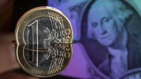 Euro fällt zum US-Dollar auf Zweijahrestief