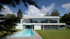 Der Baustoff aus dem Wald kommt in die Metropole