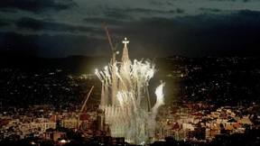 Sagrada Família: Höchster Kirchturm der Welt geweiht