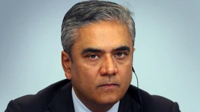 Jain arbeitet umsonst für die Deutsche Bank