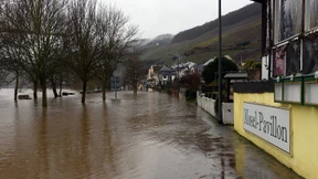 Schifffahrt auf der Mosel eingestellt