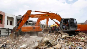 Drei Bagger für die Suche nach den Verschütteten