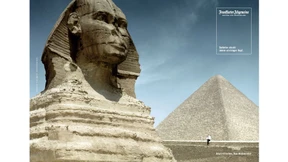 Die F.A.Z. zeigt Vitali Klitschko neben der Sphinx von Gizeh als klugen Kopf für die legendäre F.A.Z.-Kampagne