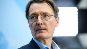 Der „Verbots-Staat“ als permanenter Ausnahmezustand