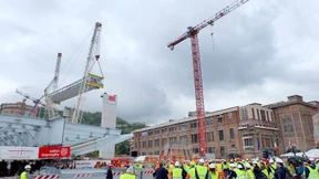 Neue Brücke in Genua nimmt Gestalt an