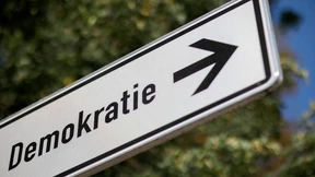 Kritik an Kürzungen für Demokratieprojekte