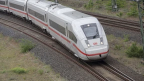 Vier von zehn Fernzügen der Bahn im Juni zu spät