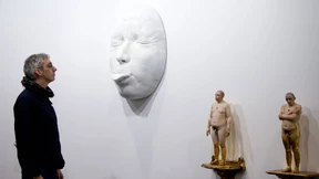 Autos, Kunst und nackte Haut