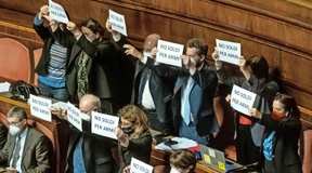 Der Krieg spaltet Draghis Koalition