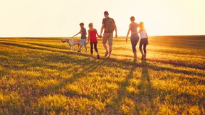 Der Staat versüßt den Start ins Familienglück