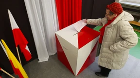 Polens Regierungspartei übersteht den Stimmungstest - vorerst