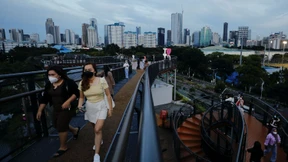 Moschee-Kuppel in Jakarta stürzt bei Brand ein