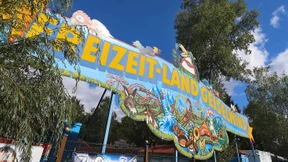 Freizeitpark-Besucher bleiben in 60 Meter Höhe stecken