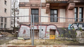 Es steht ein Haus im Westend leer