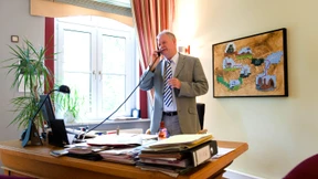 Weihnachtsbaum als Geschenk für arme Stadt