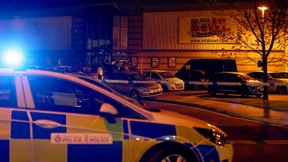 Polizei stürmt Bowling-Center