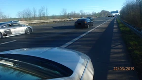 „Hochzeitsgesellschaft“ blockiert Autobahn