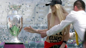 Kampf mit bloßen Brüsten 