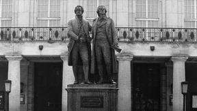 Meister, ihr steht unter Verdacht!  