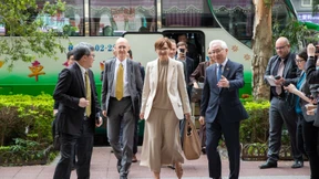 Kontrollnetz mit Löchern