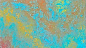 Mit Farbe, Hand und Bohrmaschine