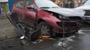 Illegales Autorennen oder Unfall mit Fahrerflucht?