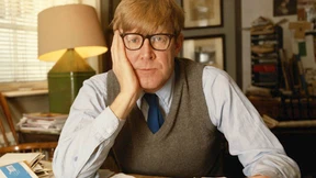 Ins Rampenlicht tritt er rückwärts