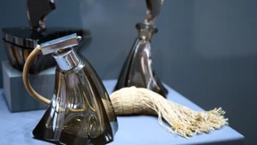 Zerbrechliche Kunst in üppigen Räumen