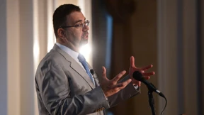 Die Demokratie braucht unsere Hilfe