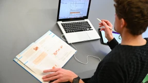 Laptops jetzt auch für hessische Lehrer