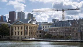 Undichtes Dach, feuchte Balken und Holzameisen