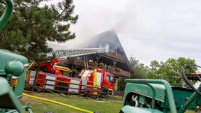 Feuer auf einem Reiterhof in Rüdesheim