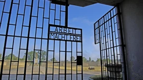 Symbolische Beisetzung nach einem Menschenalter