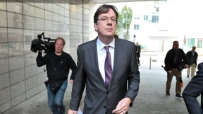 „Wer sind Sie denn, Lieber?“